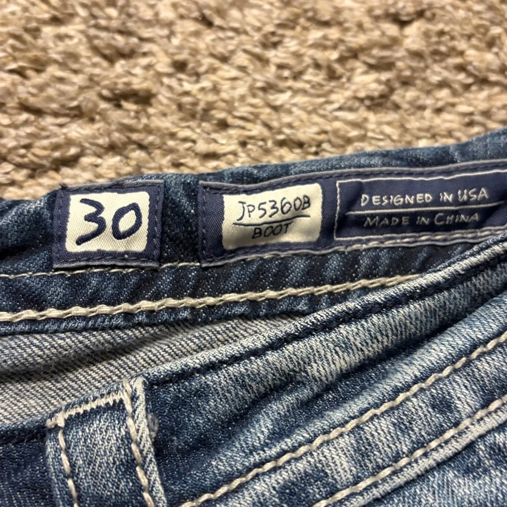 Miss Me Women’s Mid‎ Rise Medium Faded Wash Boot Cut Jeans Size 30